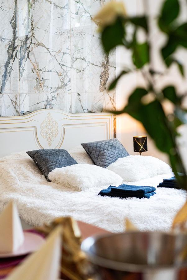 Emperors Elegance Suite Prag Dış mekan fotoğraf