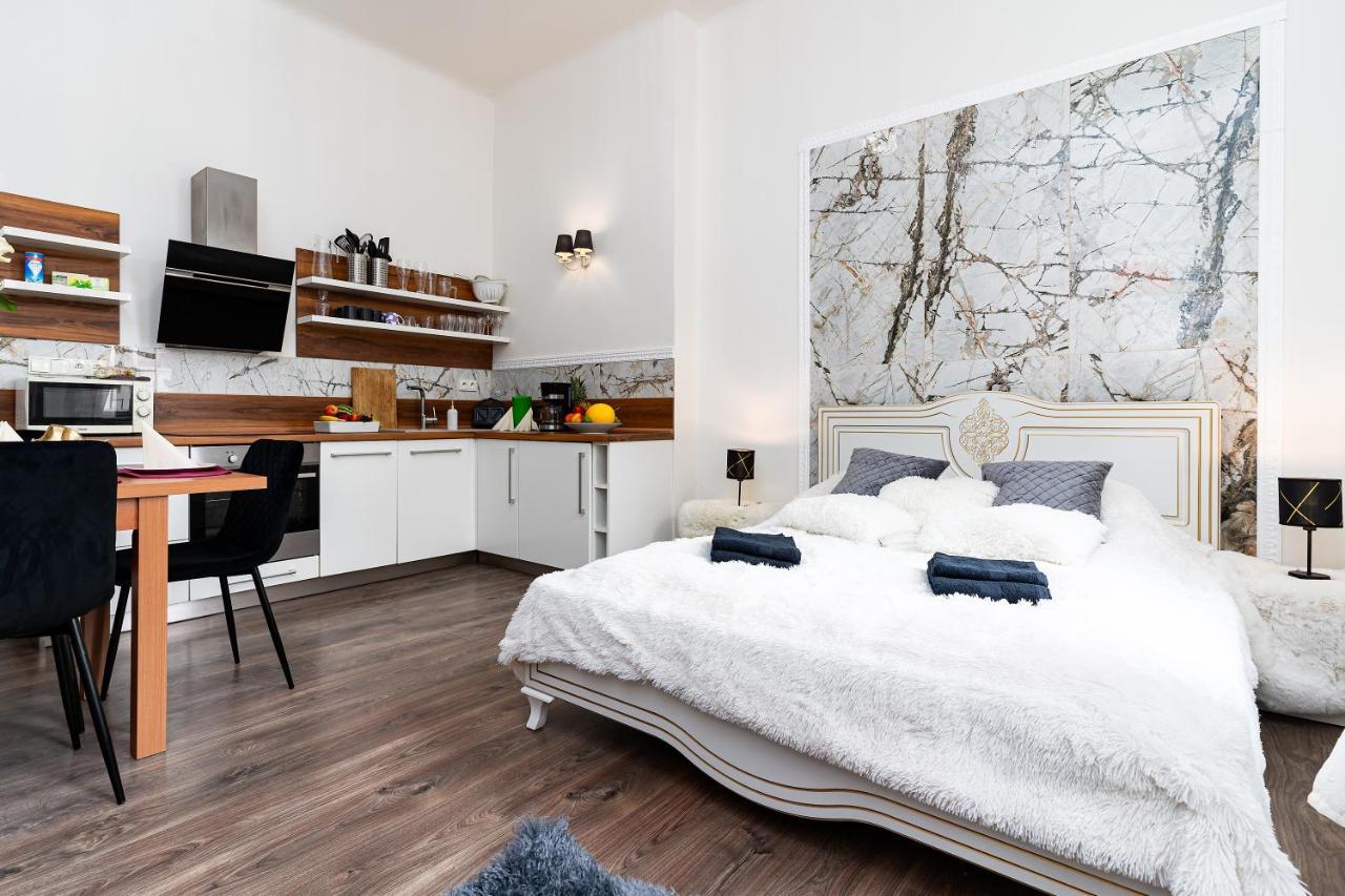 Emperors Elegance Suite Prag Dış mekan fotoğraf